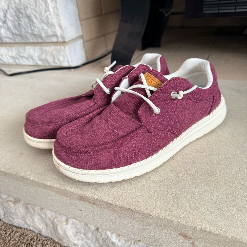 STQ Arch Support Women's Burgundy Slip On Shoes 8.5
